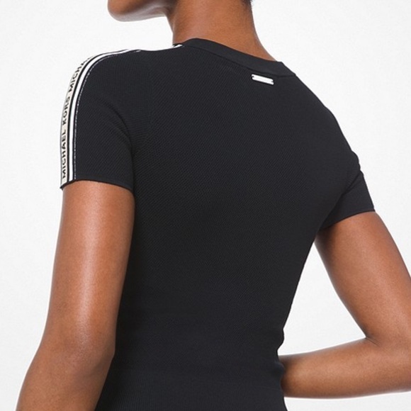 Michael Kors
Logo Tape Textured Knit Short-Sleeve Sweater - Picture 2 of 9